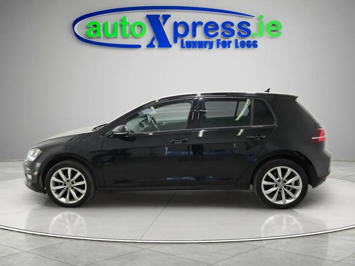 Volkswagen Golf TSI COMFORT LINE CONNECT - Image 2