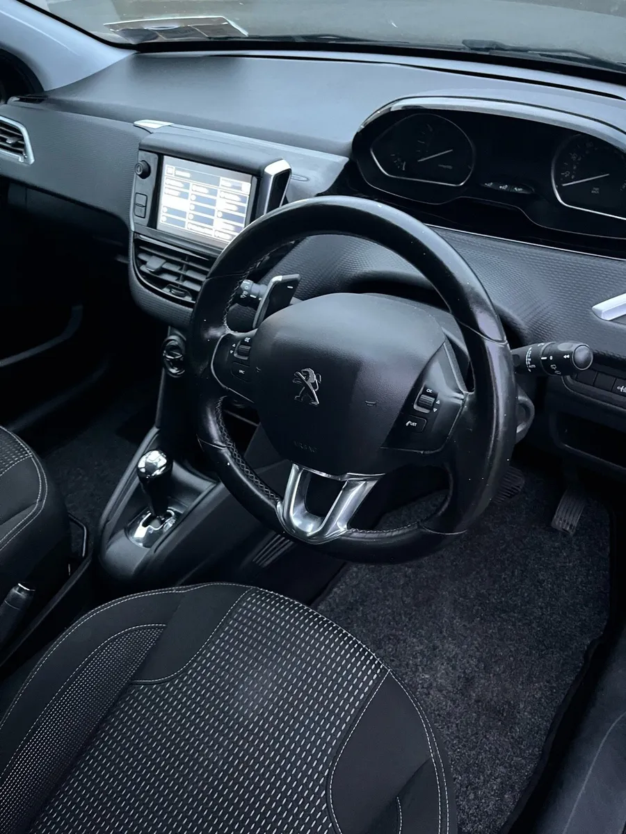 Peugeot 208 Automatic - Image 4