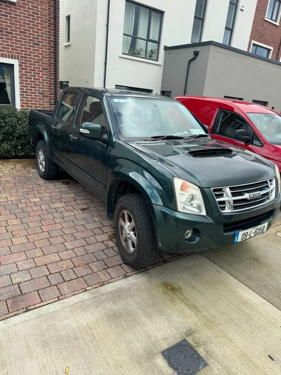 2009 Isuzu DMAX Crew cab Commercial - Image 1