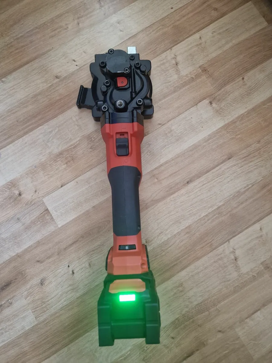 Hilti NRC 6-22 Cordless rebar cutter - Image 4
