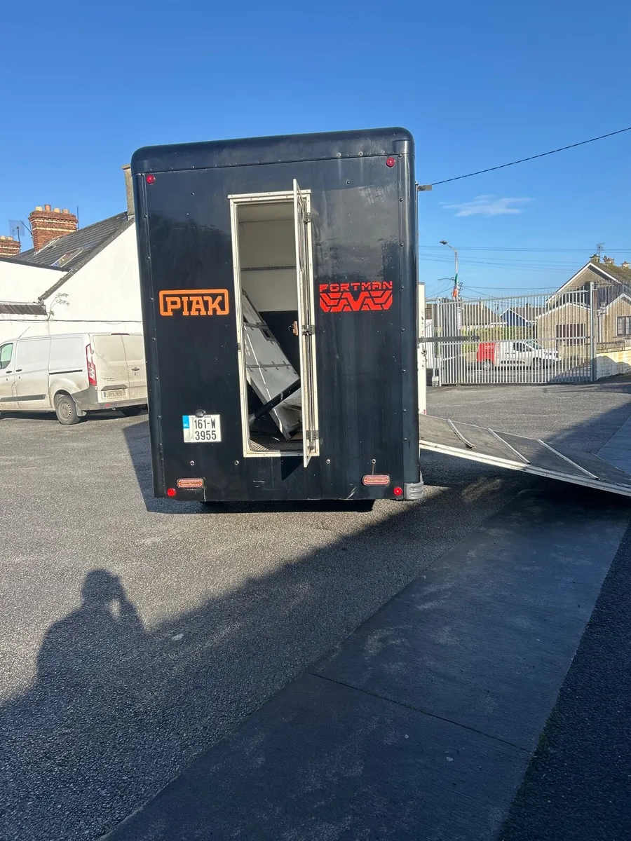 Equi - trek horse box : must go asap : offers !! - Image 2