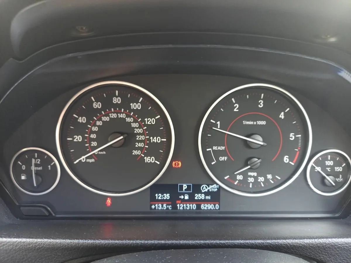 BMW 3-Series 2017 - Image 3