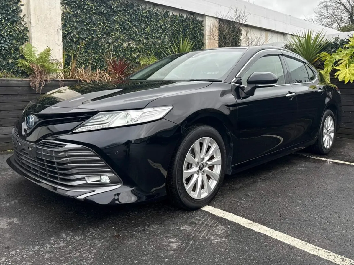 Toyota Camry 2.5 HYBRID / G-PACK / 202 REG / TAX € - Image 1