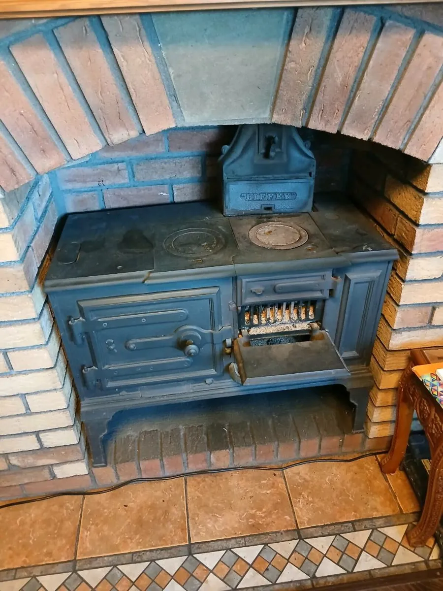 Liffey cast iron range / stove - Image 2