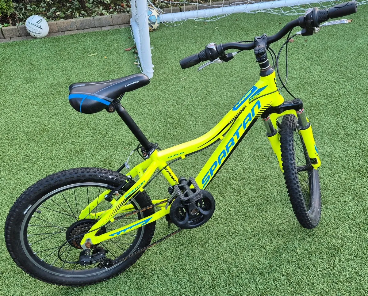 Boys bike 20 inch - Image 3