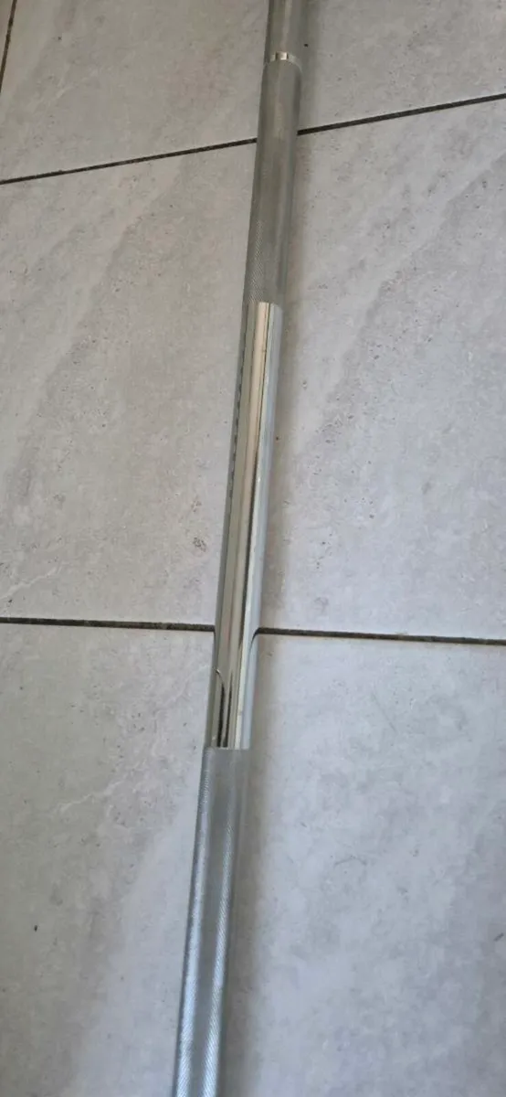 7 foot Olympic weight lifting bar - Image 4