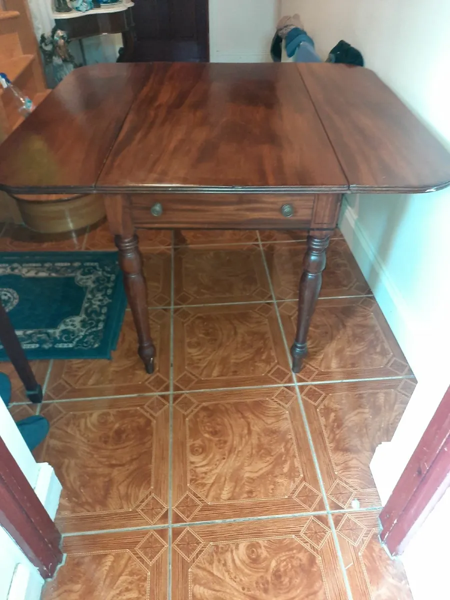 Antique Pembroke table - Image 3
