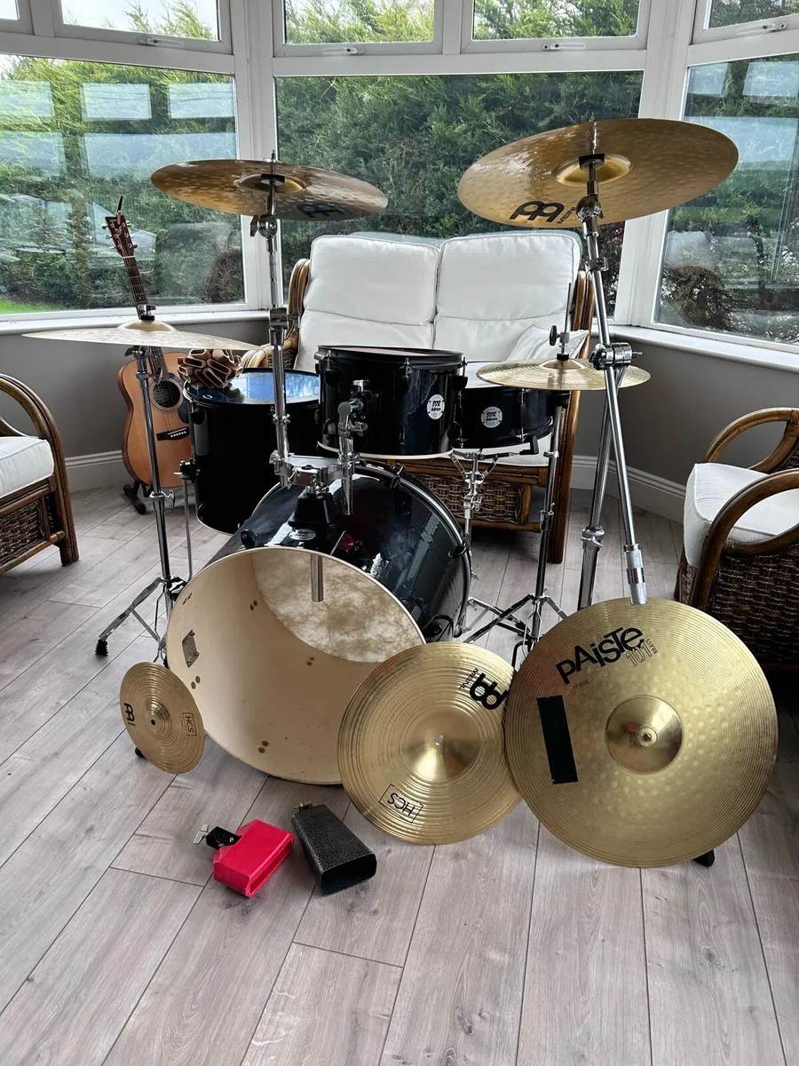 Drum kit - Image 1