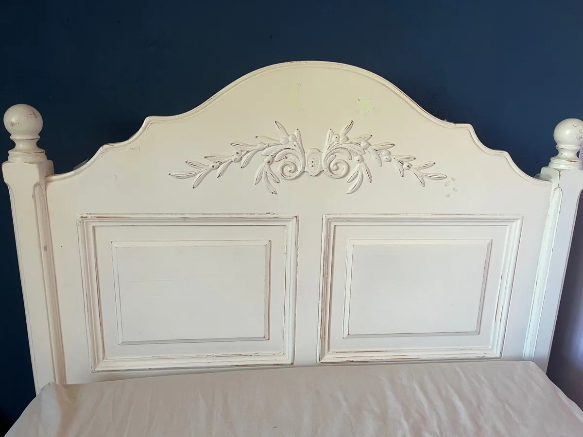 Wooden twin beds - Image 4