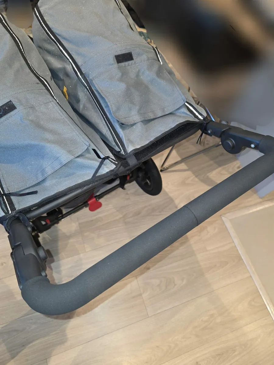 Out N About Double stroller - Image 4