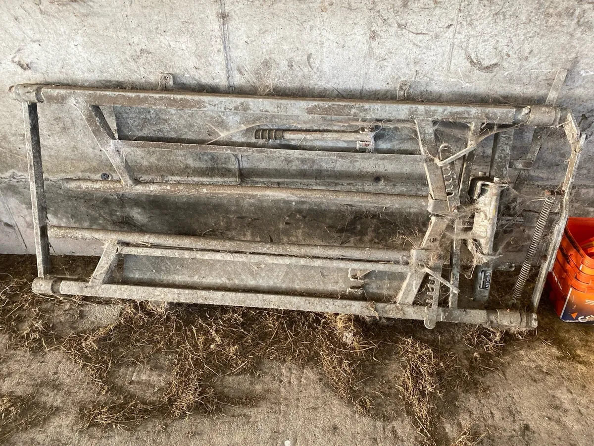 Automatic crush gate - Image 1