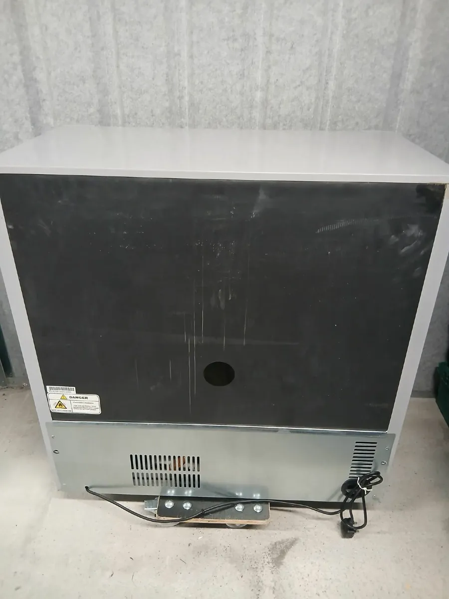 Double Glass Door Back Bar Cooler Fridge - Image 4