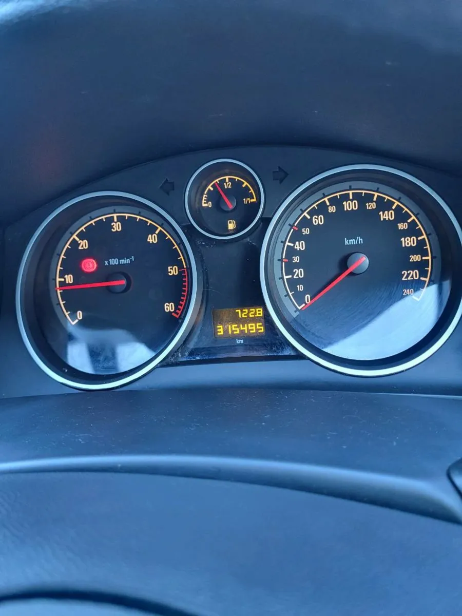 Opel Astra 2012 - (Diesel Saloon) - Image 2