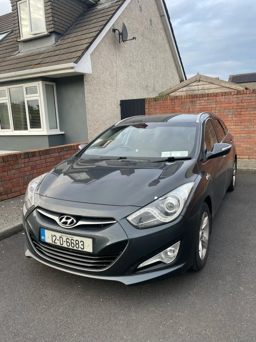 Hyundai i40 Estate Manual - Image 1