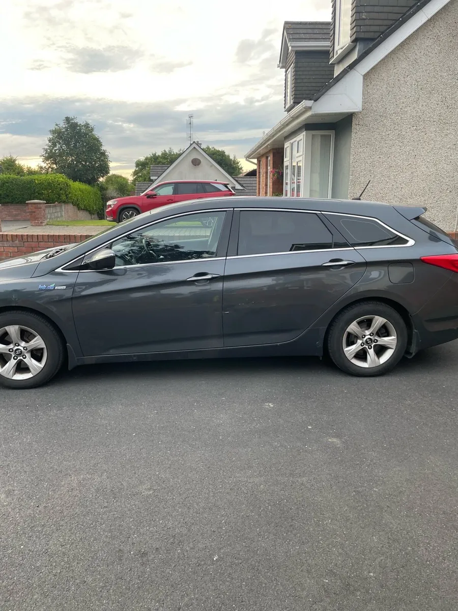 Hyundai i40 Estate Manual - Image 4