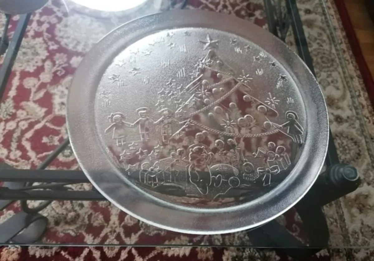 Large Christmas Glass Dish - Image 1
