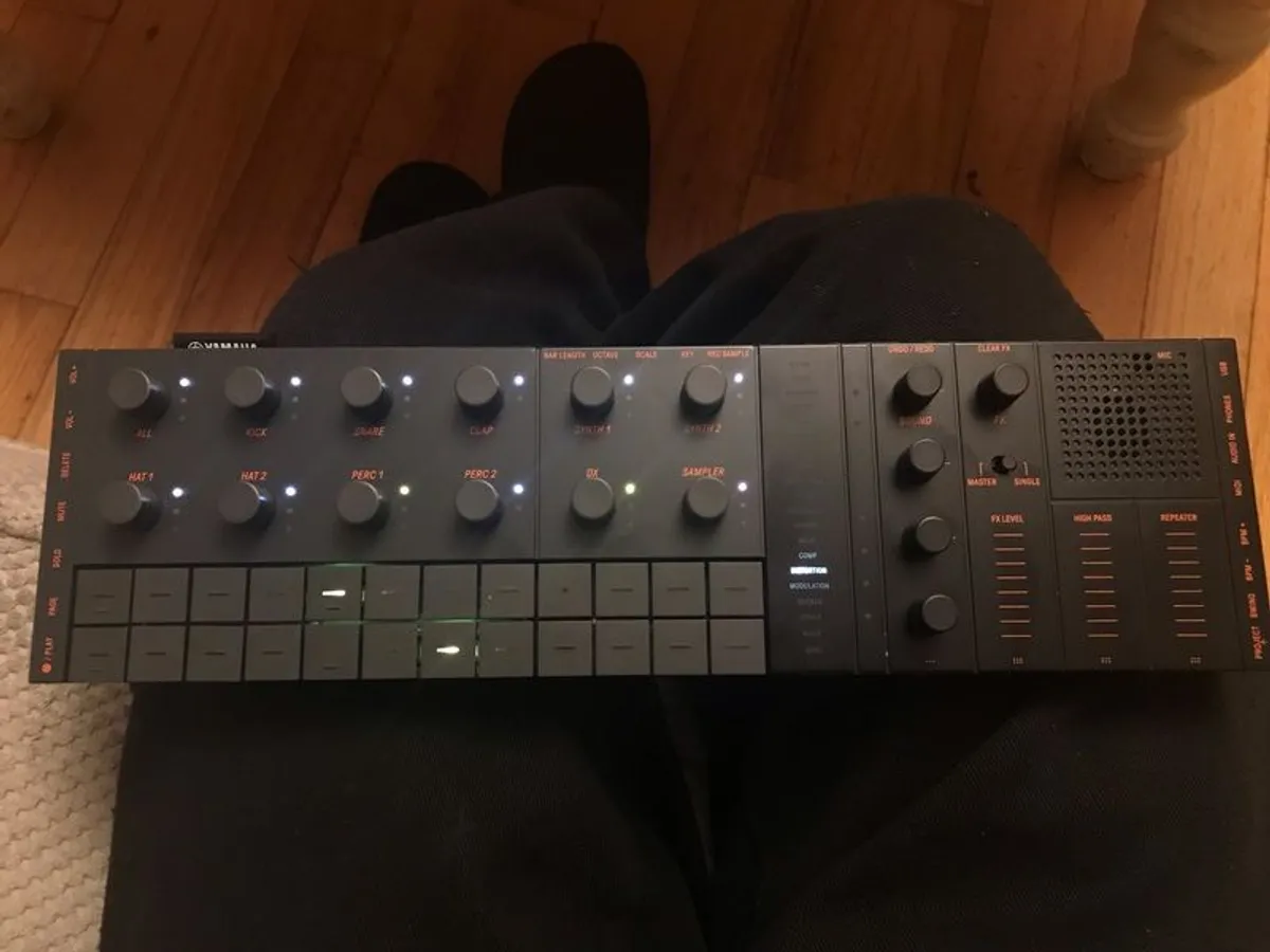Yamaha  seqtrak groovebox