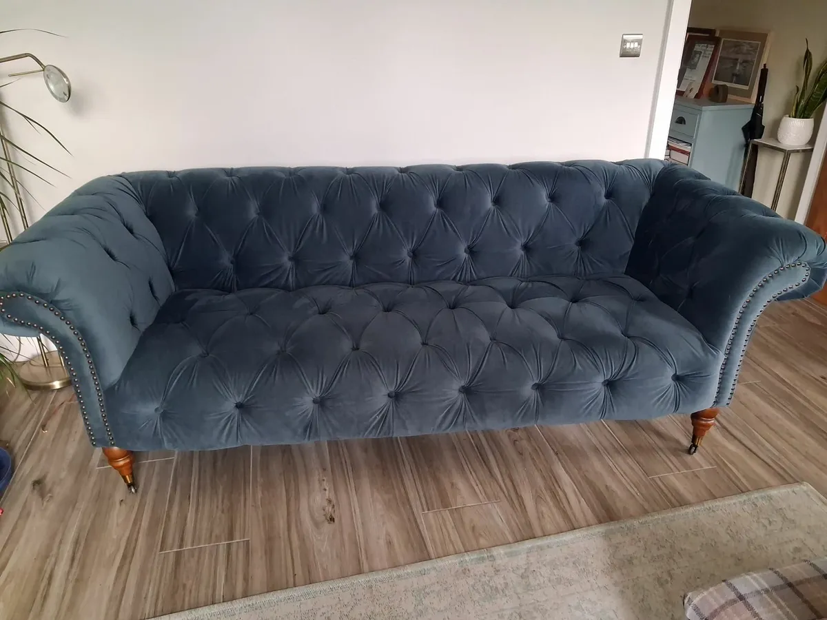 4 Seater velour couch - Image 3