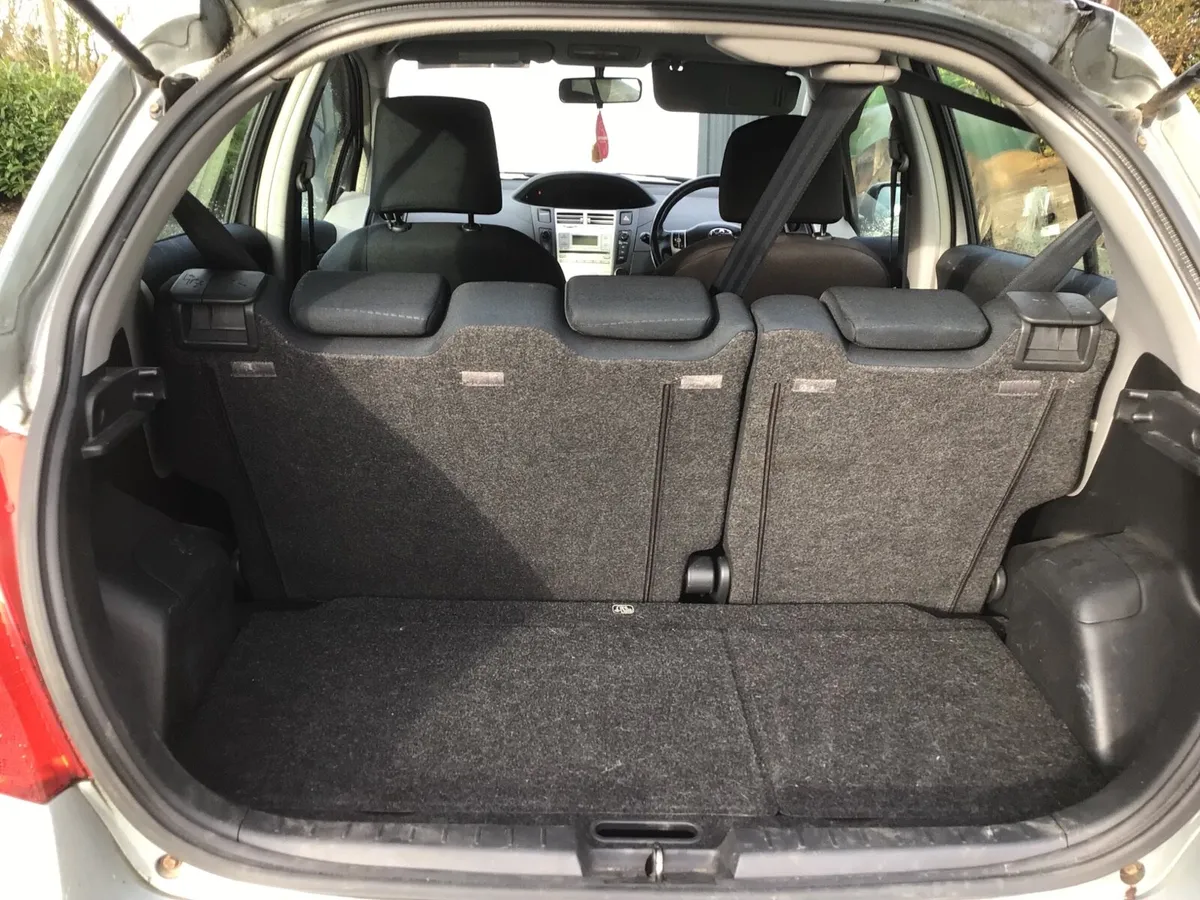 Toyota Yaris 1.o litre Luna 5 DR - Image 3