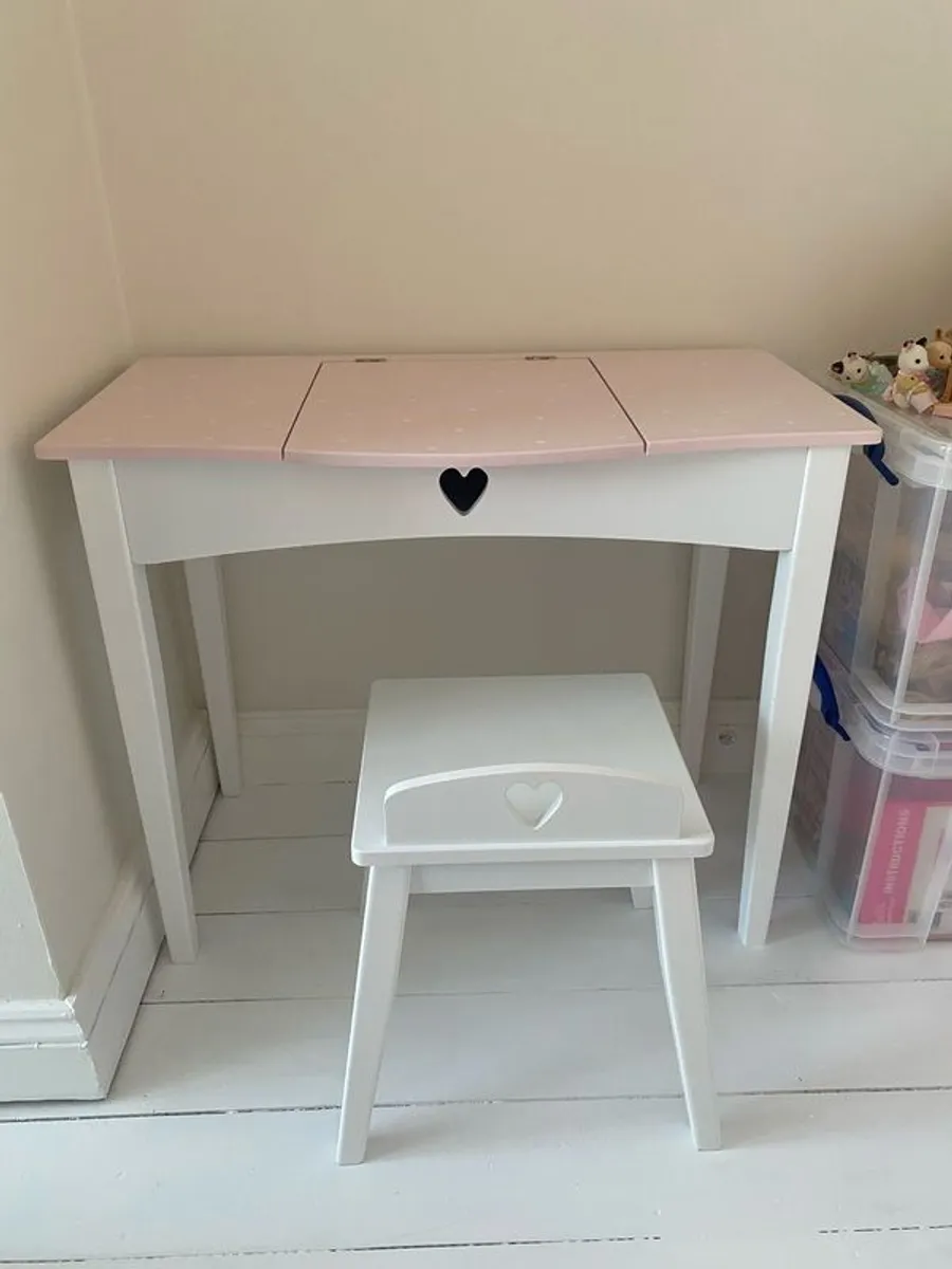 Girls Dressing Table with Chair - Image 1