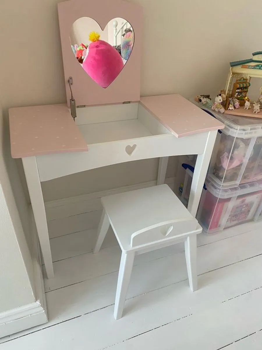 Girls Dressing Table with Chair - Image 3