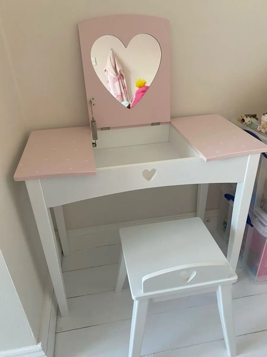 Girls Dressing Table with Chair - Image 4