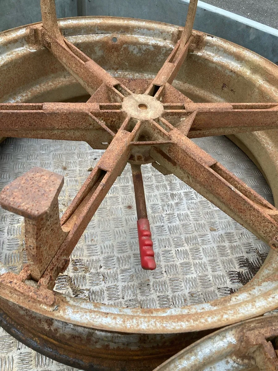 Dual Wheels 38 - Image 2