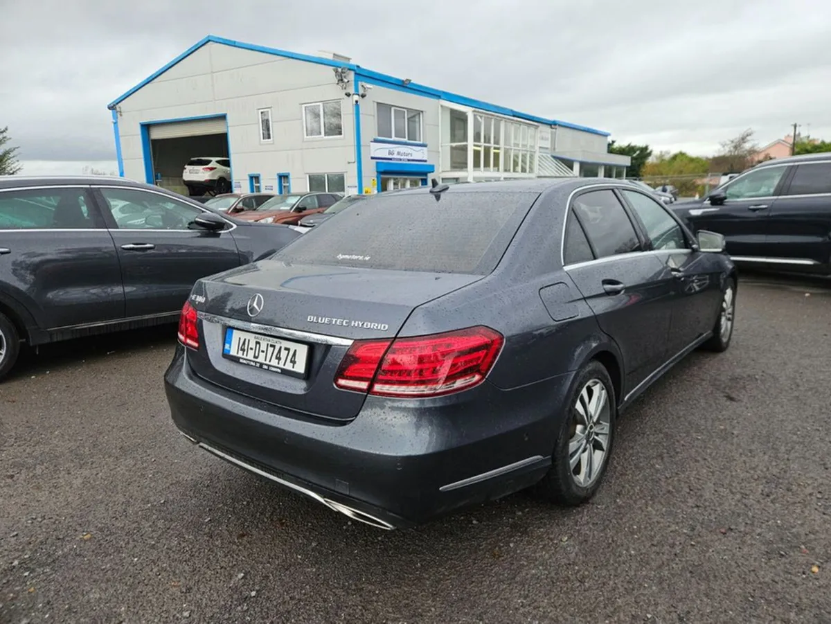 Mercedes-Benz E-Class E 300 Bluetec Hybrid Avant 4 - Image 2