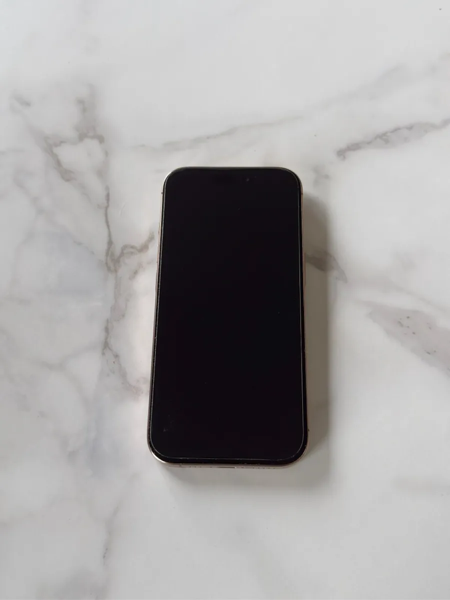 iPhone 16 Pro - Image 2