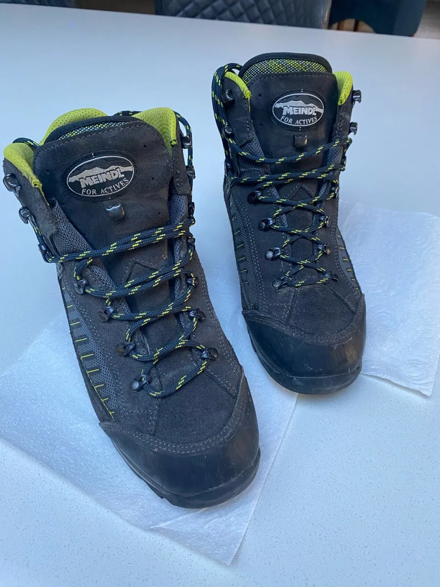 Hiking boots - Image 3