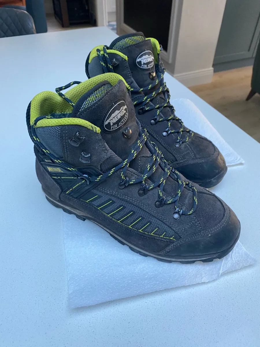 Hiking boots - Image 4