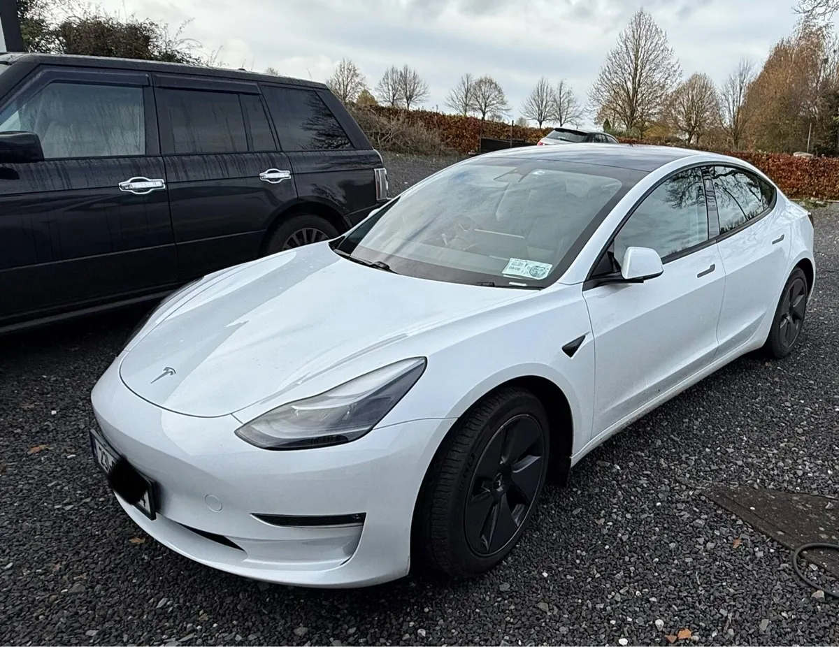 Tesla Model 3 Long Range - Image 2