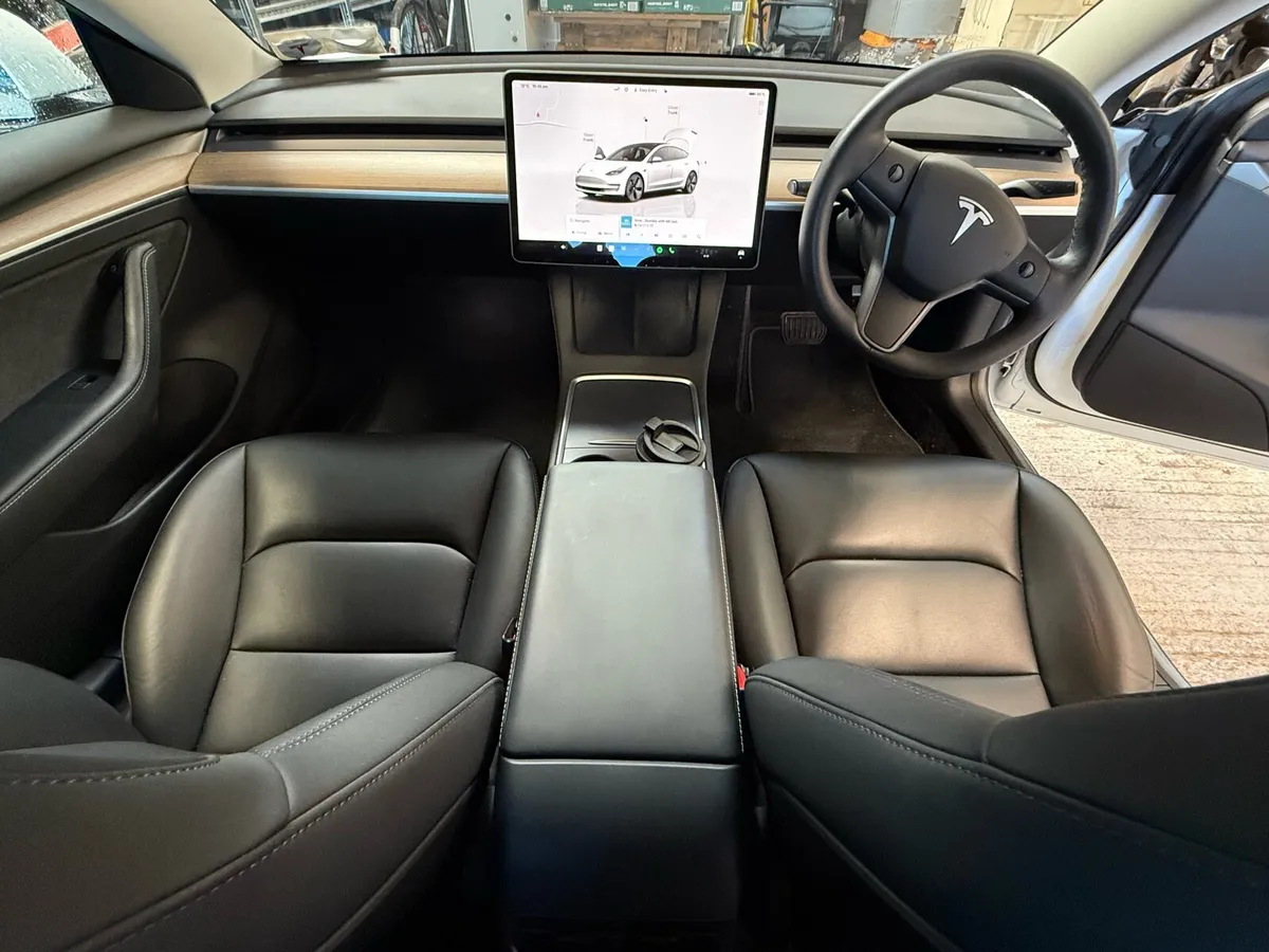 Tesla Model 3 Long Range - Image 4