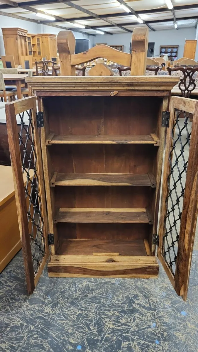 Small vintage Indian rosewood cabinet, press - Image 3