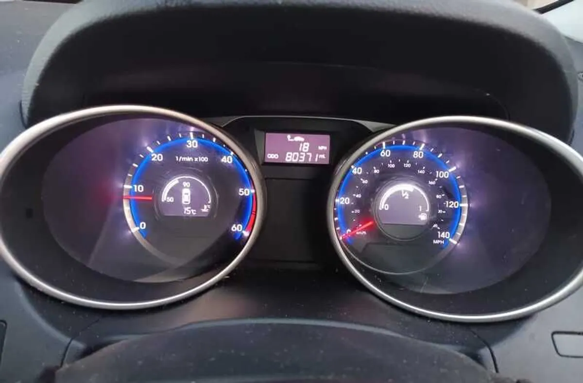 2014 Hyundai SUV - Image 2