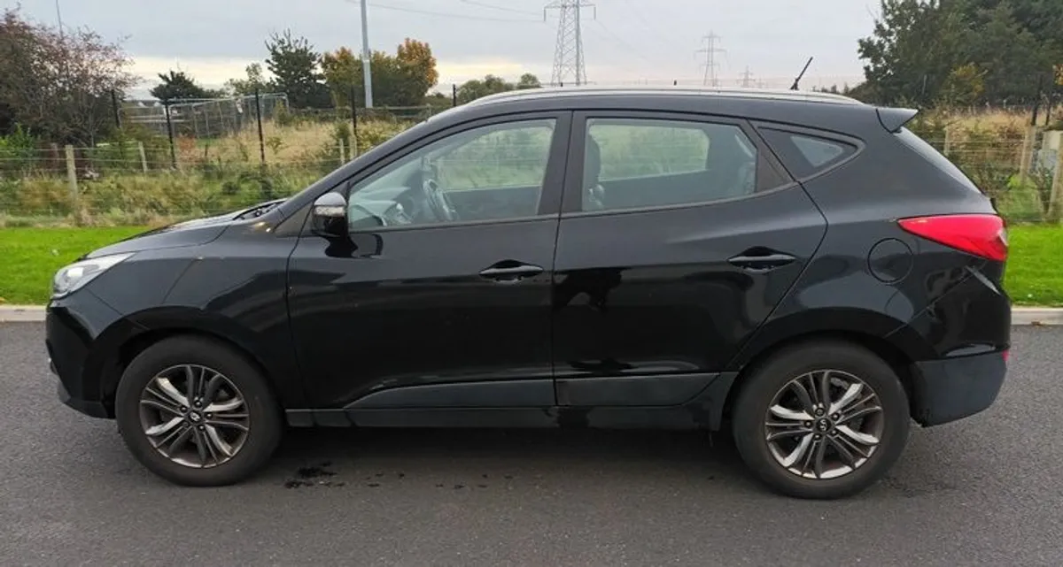 2014 Hyundai SUV - Image 4