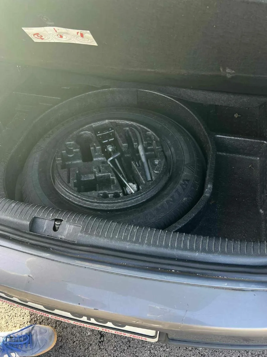 Volkswagen Golf 2008 - Image 2