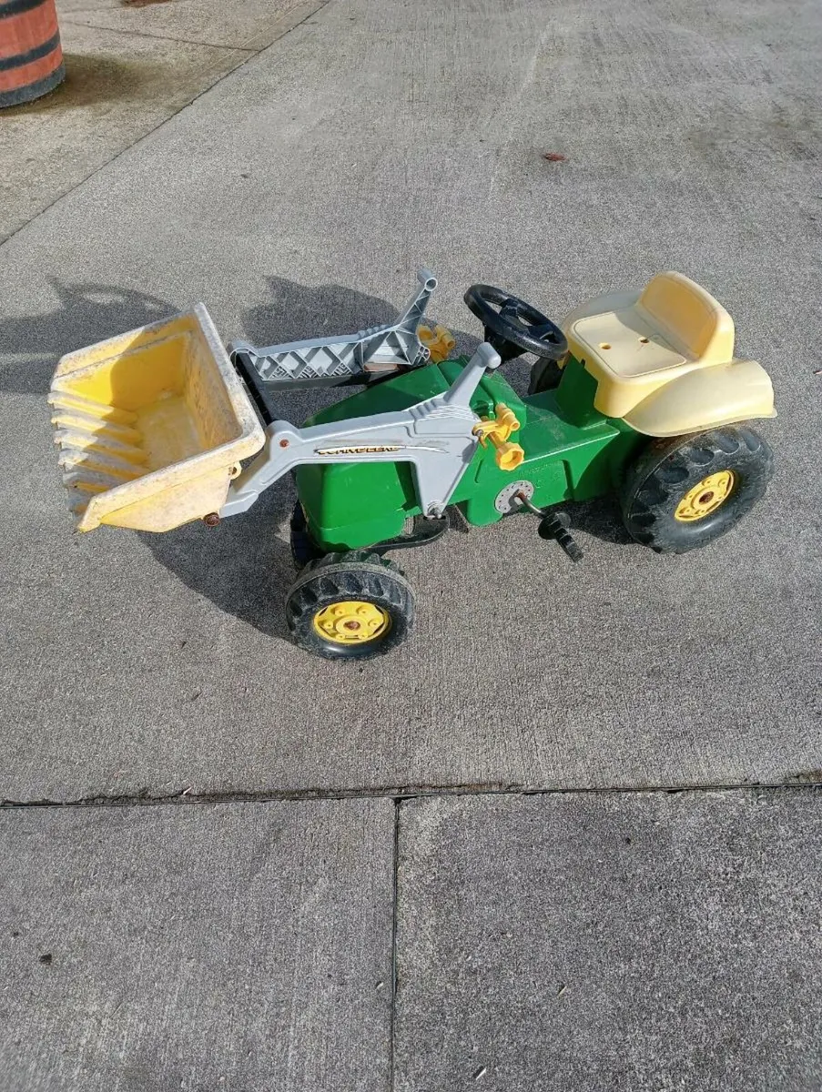 Pedal tractor - Image 1