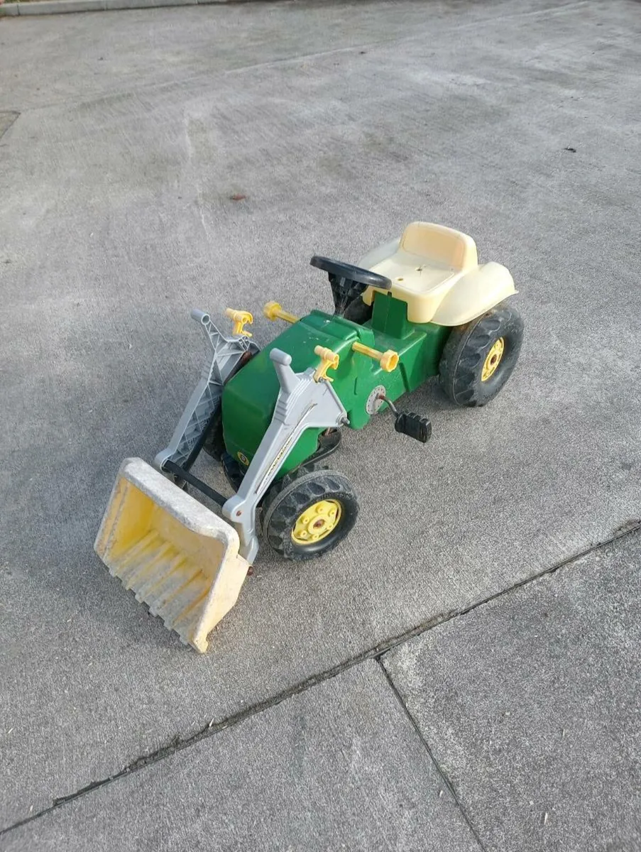 Pedal tractor - Image 2