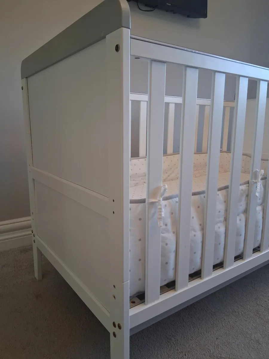 Baby Elegance Haddington Cot Bed with changing uni - Image 3