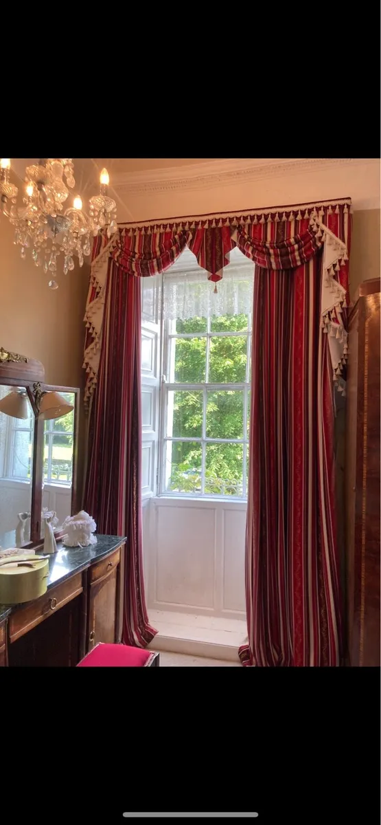 Curtains - Image 2