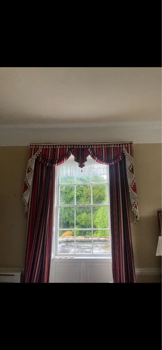 Curtains - Image 3