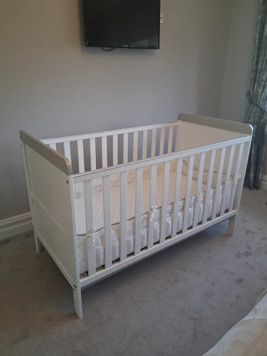 Baby Elegance Haddington Cot Bed with changing uni - Image 2