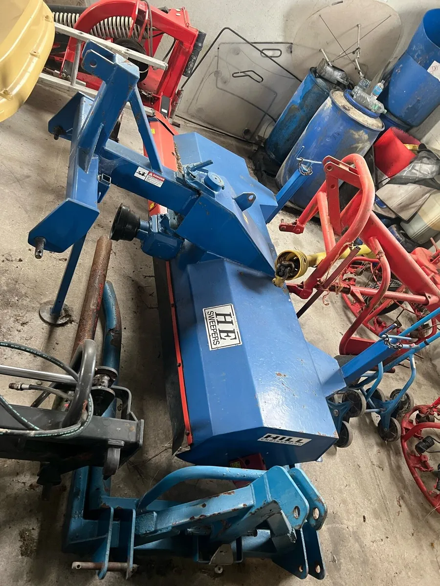 HE Road Sweeper - Image 1