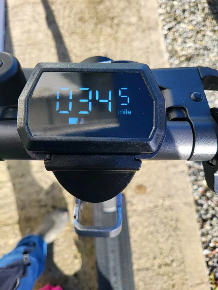 Electric scooter - Image 2