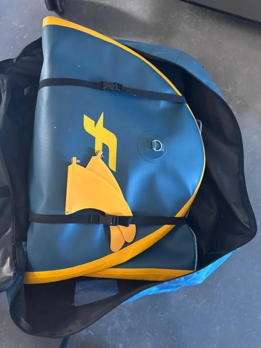 F-One Inflatable Rocket Air Wing Foiling Board 7'2" - Image 4