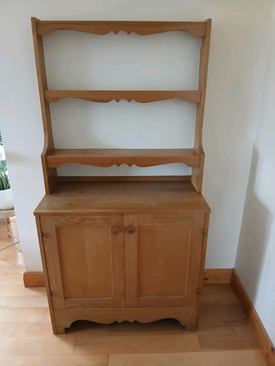 Small dresser - Image 1