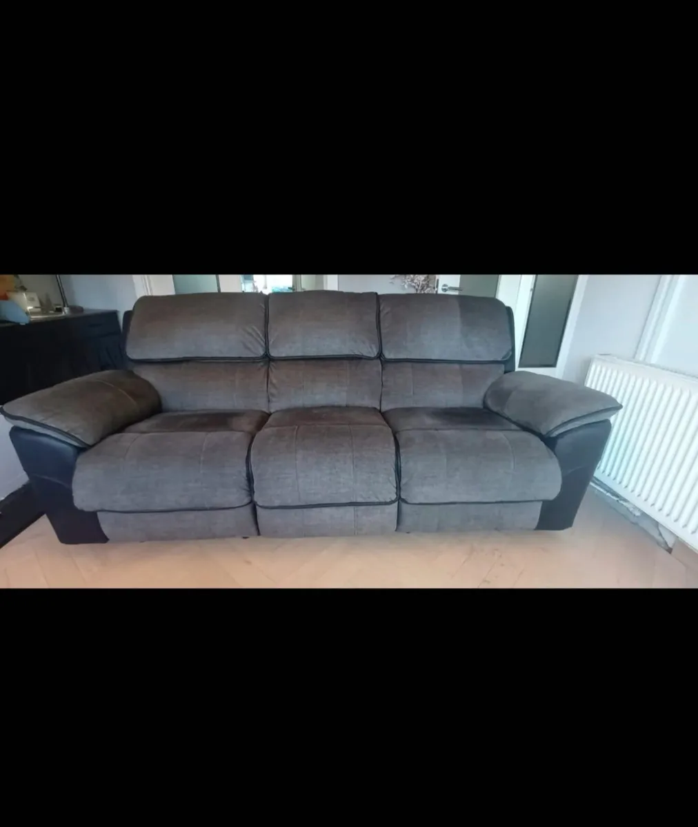 Grey reclining couch reduced to sell - Image 3