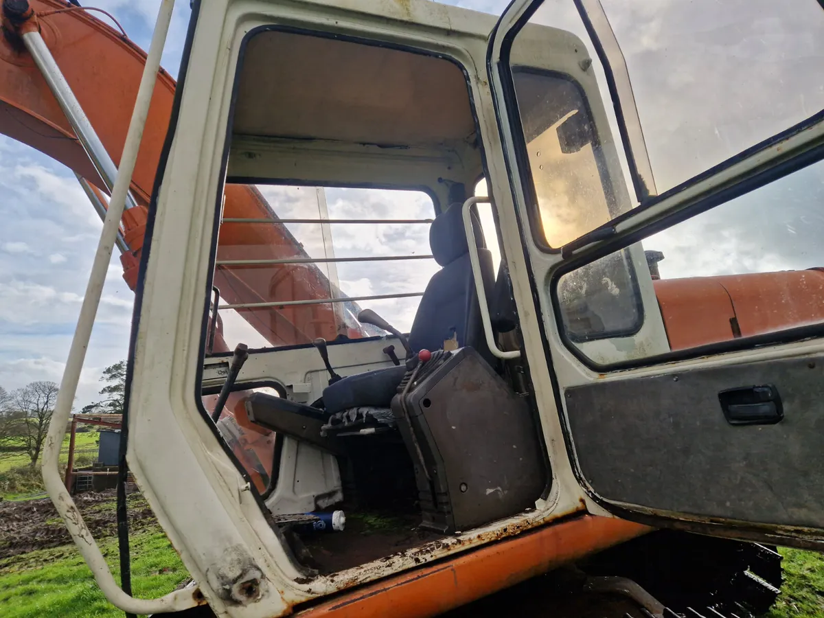 Hitachi 200-1 required - Image 1