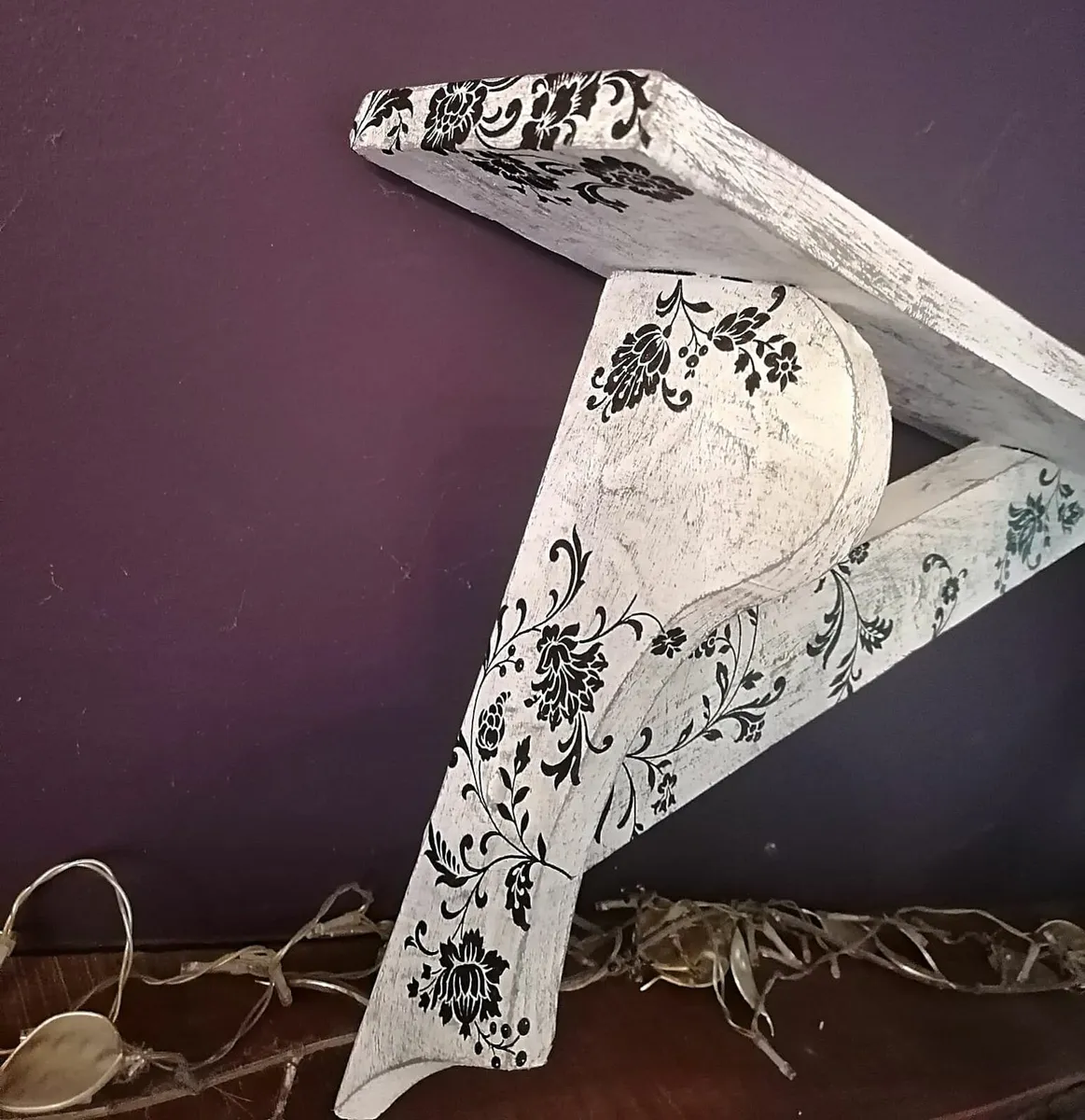 Rustic ornate floating display / storage shelf - Image 4